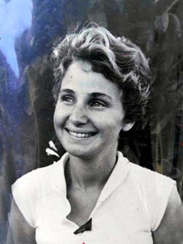 אסתר קדם (לבית רודניק)